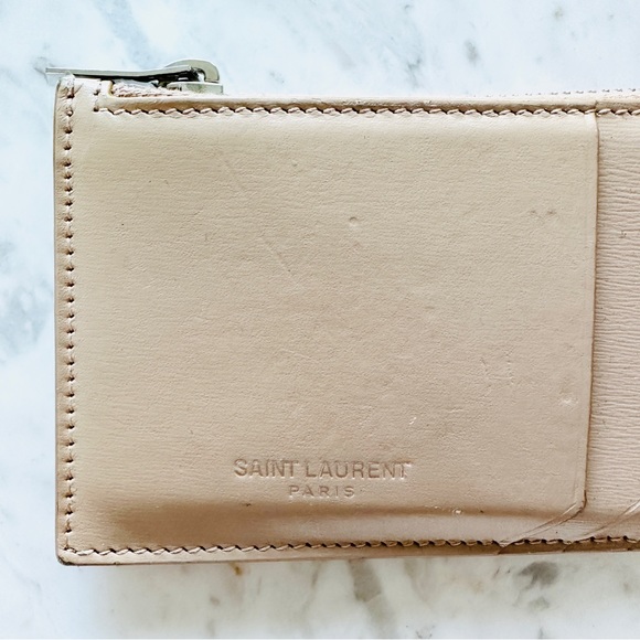 SAINT LAURENT Paris Zipped Credit Card Case in Acapulco Nude Shiny Leather - Picture 6 of 15